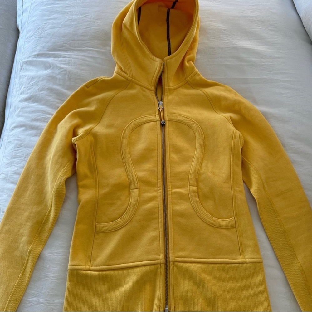 Lululemon zipped Jacket size 2 yellow